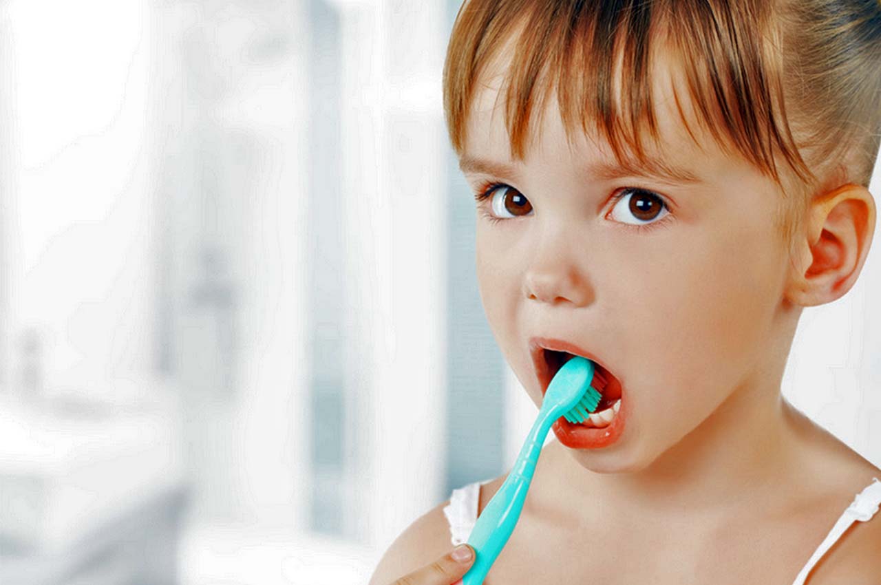 Çocuk Diş Fırçası Nasıl Olmalı?